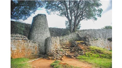 The Abandonment of Great Zimbabwe: A Glimpse into 9th-Century African Urban Decay and Political Transformations